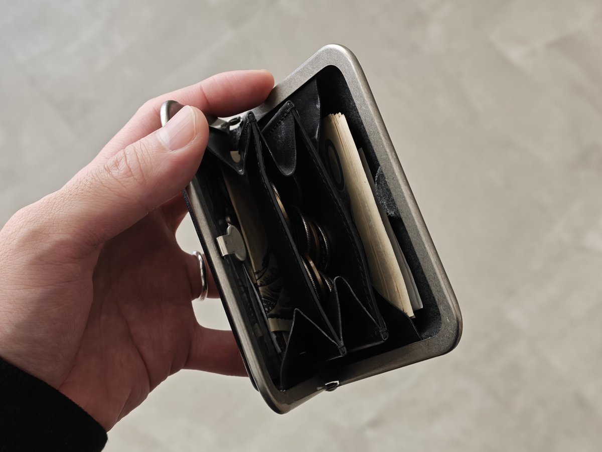 やっぱりエンダースキーマのがま口財布は良い。