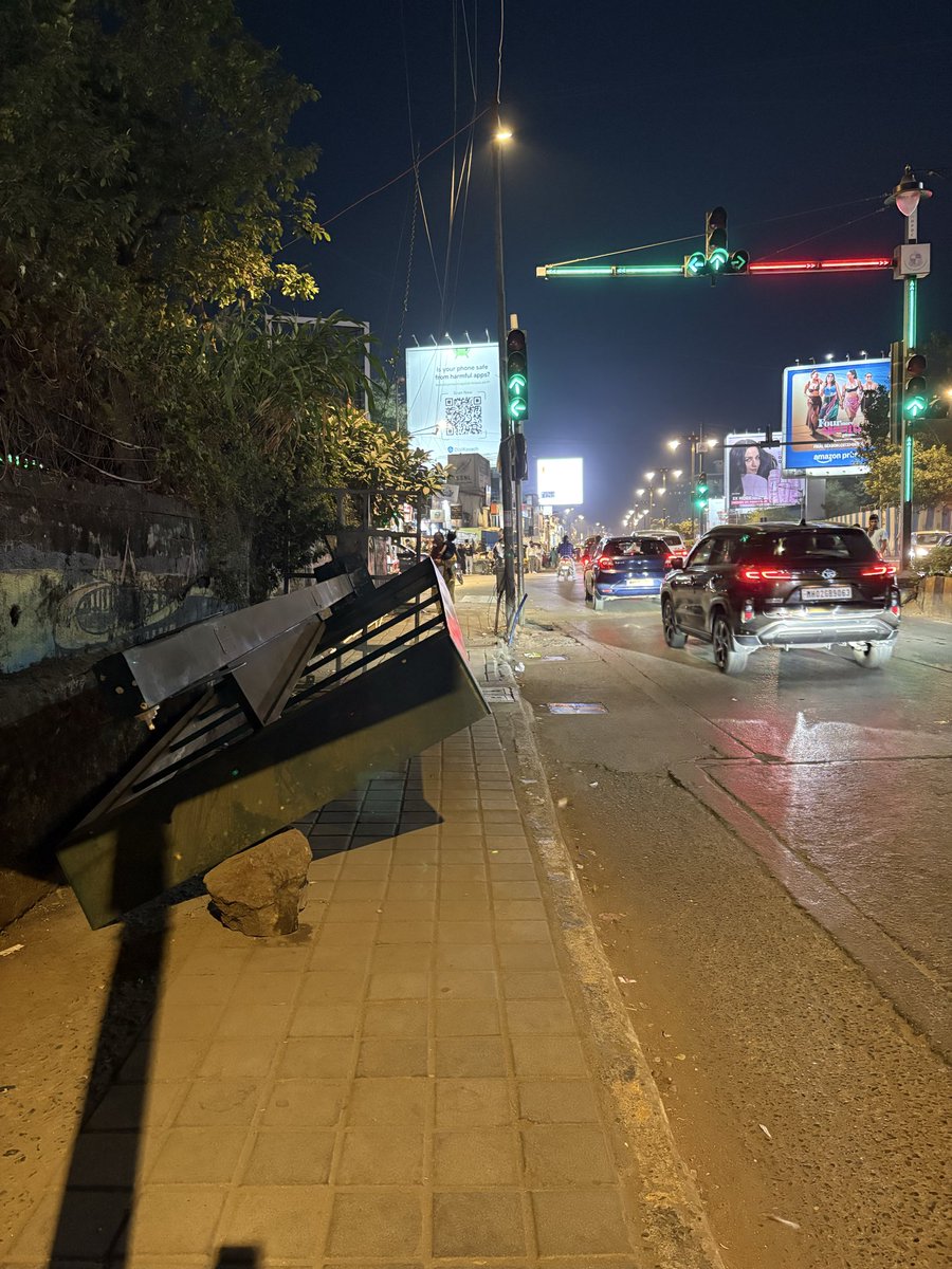 merchant_sonal's tweet photo. @mybmcwardKW And 12 days later, nothing has changed. @mumbaimatterz @hetalgalabjp @ShelarAshish @mieknathshinde @Dev_Fadnavis when will we have safety for pedestrians? https://t.co/xGIpvG5o1R