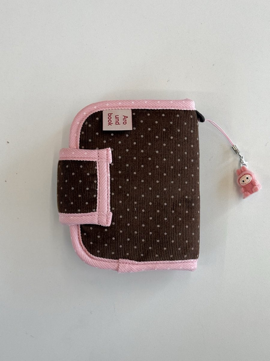 어라운드북 tweet media