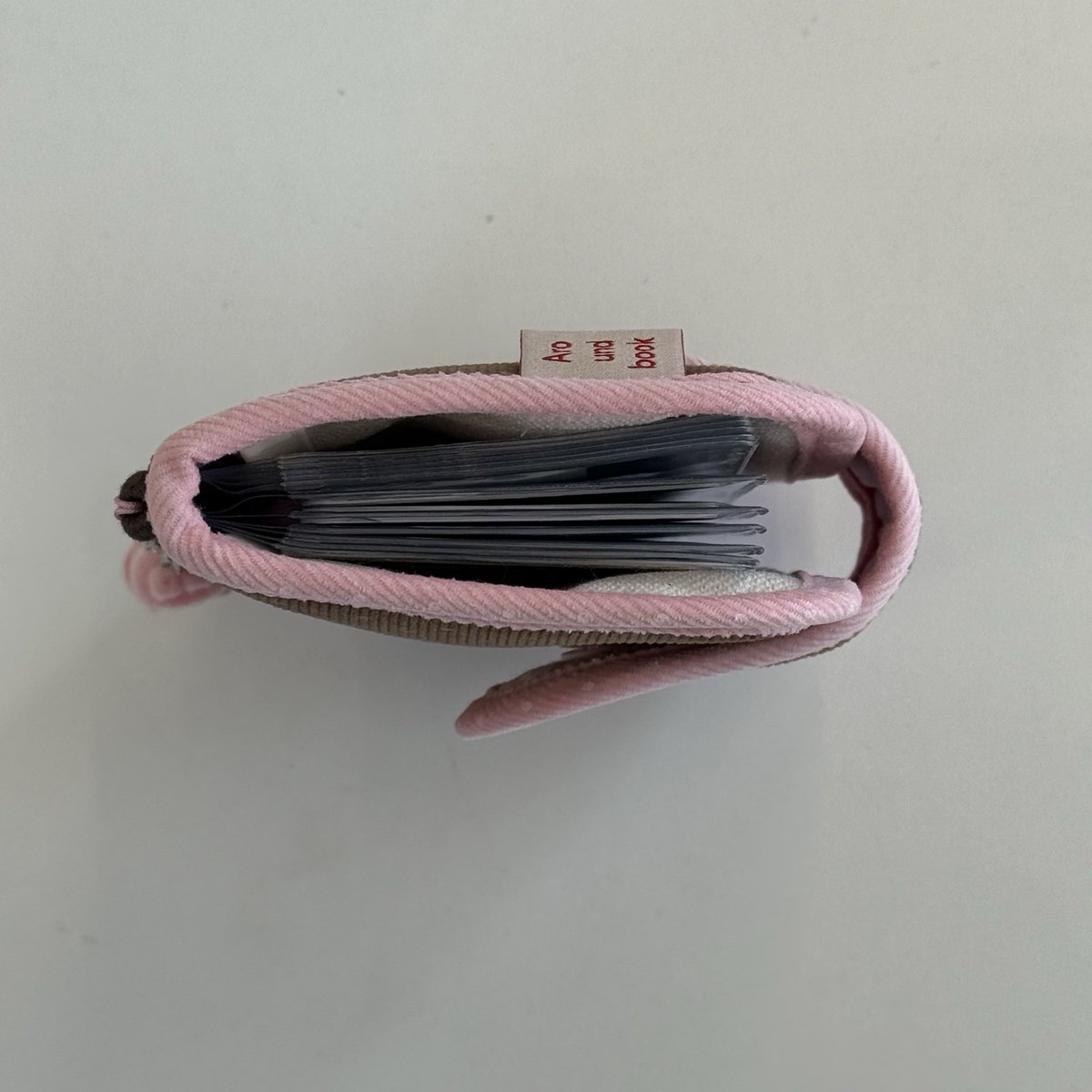 어라운드북 tweet media