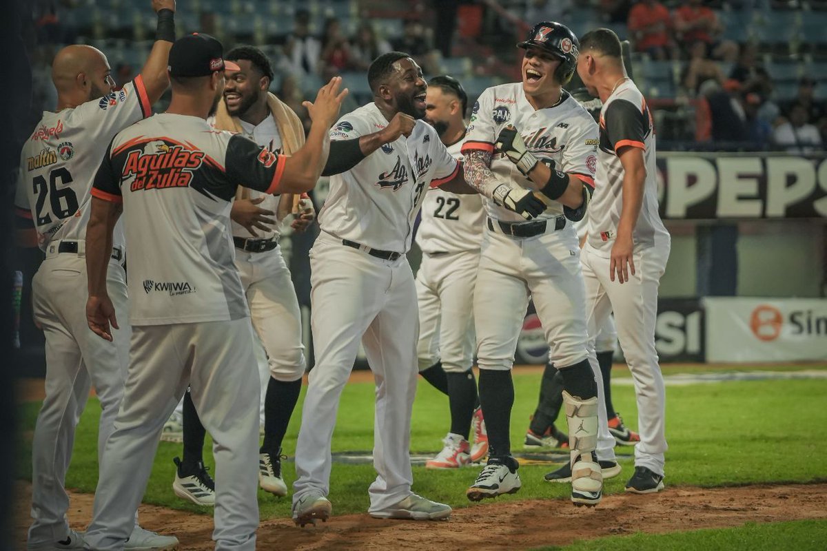 Águilas del Zulia vive días decisivos.

La lucha por la clasificación está más intensa que nunca y las recientes derrotas han complicado el panorama, pero aún nada está escrito. Restan 7 juegos en el calendario y cada uno se convierte en una final para un equipo que no deja de