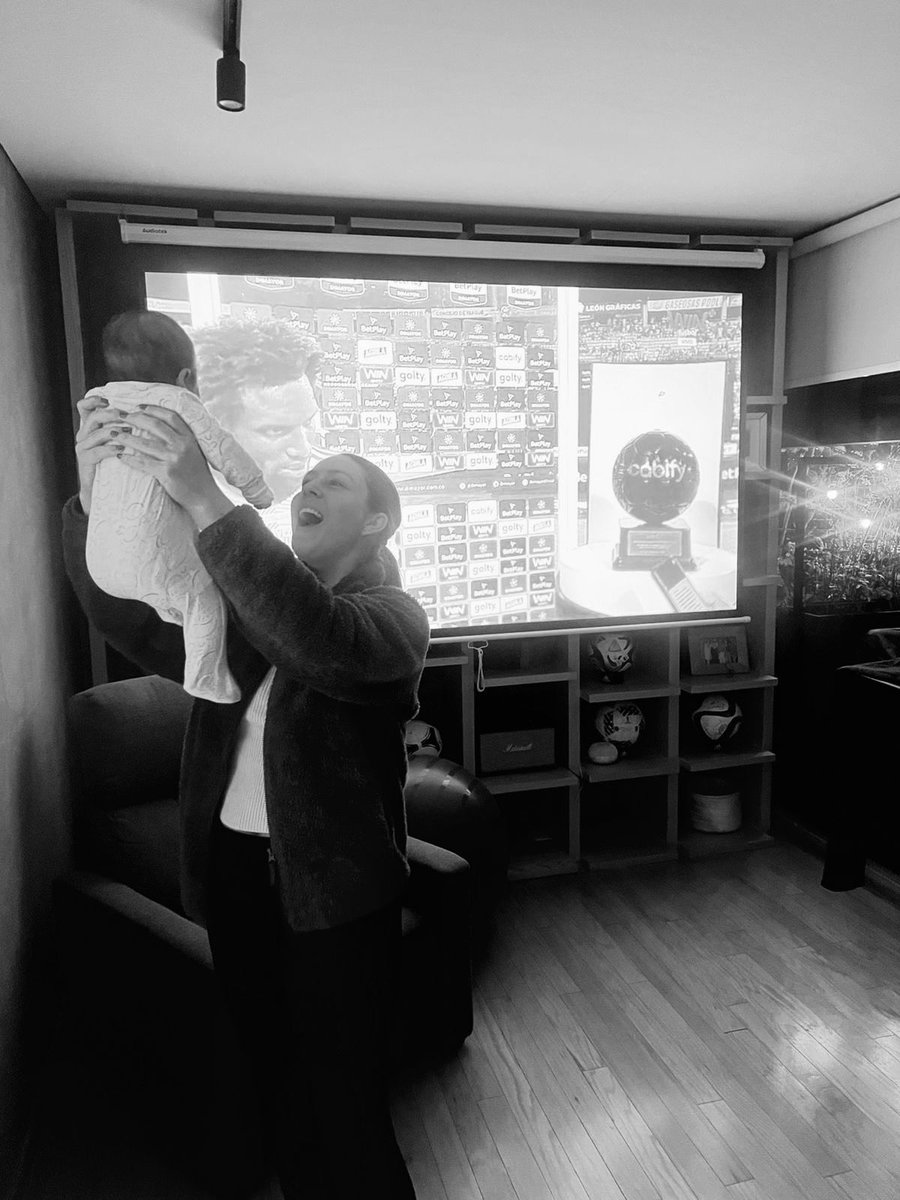 Llegó Aitana con la 11 ⭐️ 
Daleeeee juju <a href="/JuniorClubSA/">Junior FC</a> 
Gracias Didier, Enamorado, Teo y todoooos!
Felicitaciones profe Arias, como dijo Didier; tocaba estar de este lado 🏆🦈