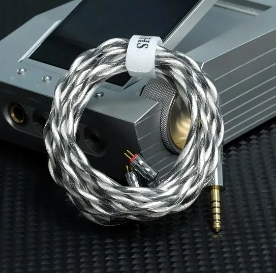 XinhsAudio's tweet photo. 🎧 XINHS 特別セール！
🎧XINHS XH70 7N OCC 銀銅合金ヘッドホンアップグレードケーブル、なんと 3075 円で入手可能！高音���クリア、中音は温かみ豊か、音声伝送も安定 ——HIFI 愛好者必携！
🔗 即購入：https://t.co/0Ll0RggnTo💥
 割引コード：XLBCQP6NEC95🎶 https://t.co/Zo4UUsKkrw