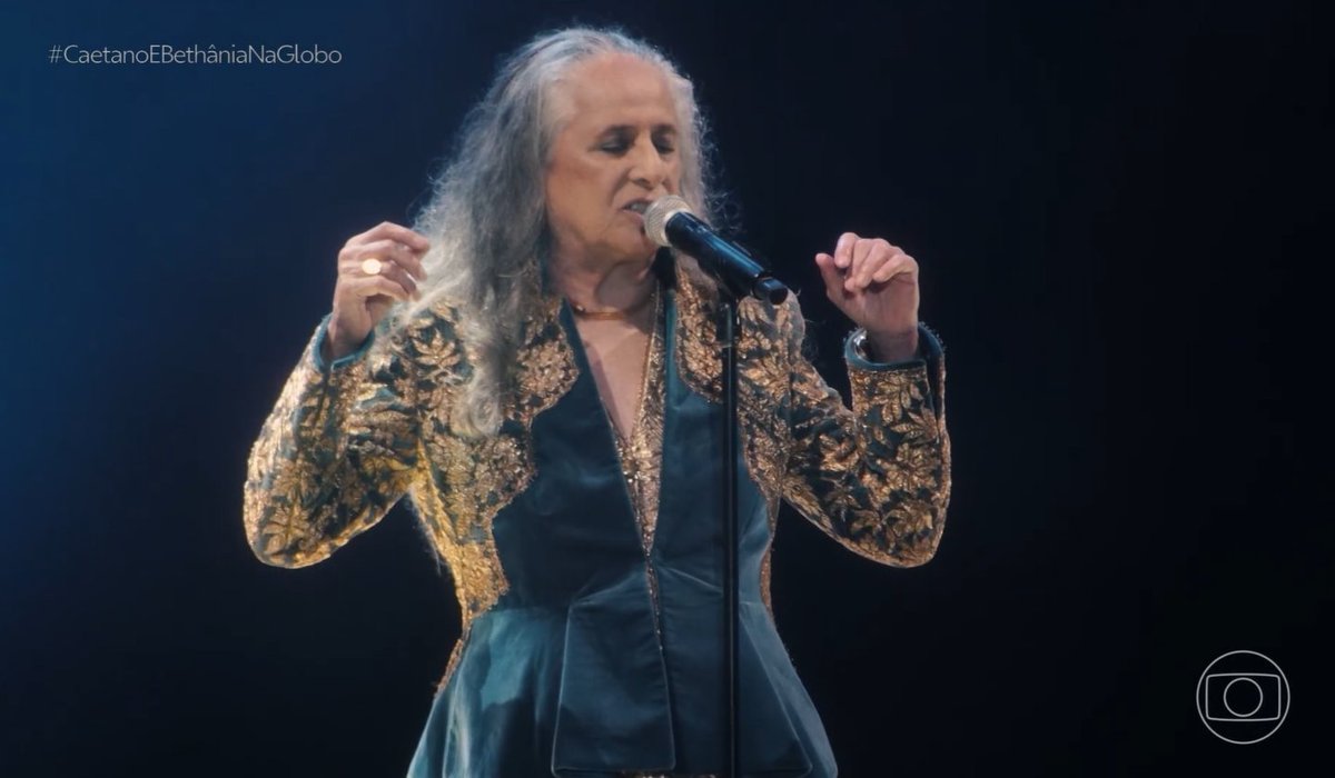 biabatella's tweet photo. Já agradeceram por viverem na mesma época de caetano veloso e maria bethânia #CaetanoEBethâniaNaGlobo https://t.co/t0v9yBnYTN