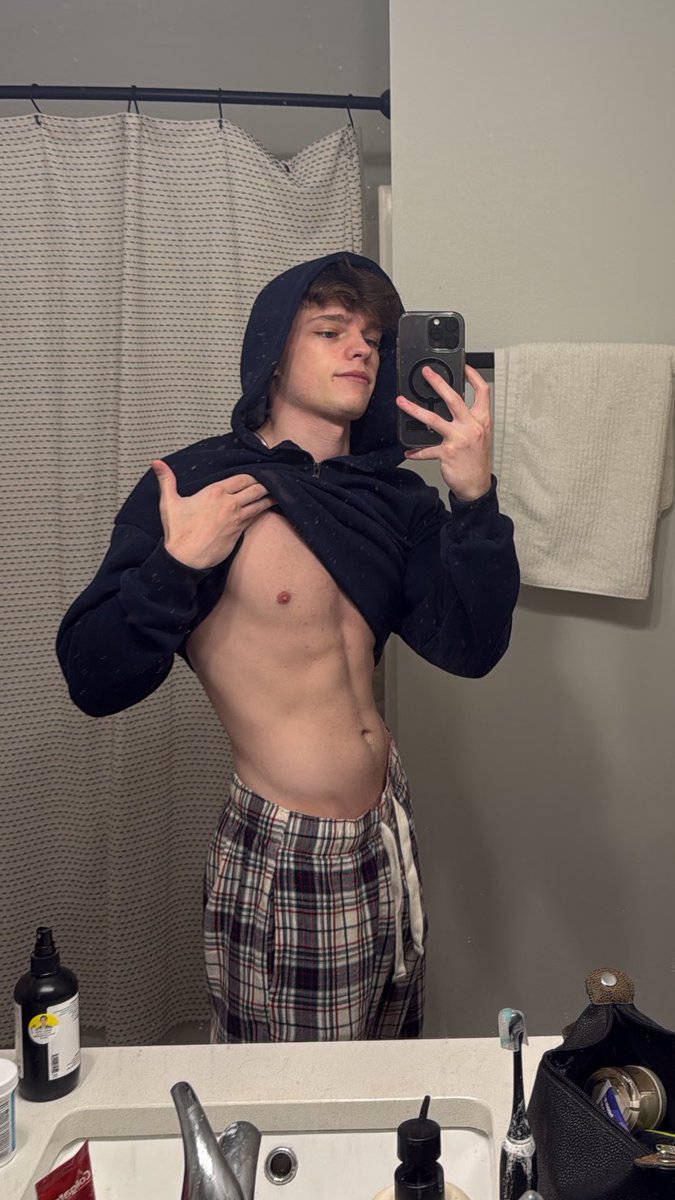 Ethan Ryan tweet media