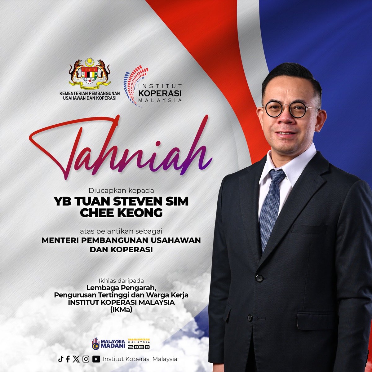 Inst_Koperasi's tweet photo. Setinggi-tinggi tahniah diucapkan kepada YB Tuan Steven Sim Chee Keong atas pelantikan sebagai Menteri Pembangunan Usahawan dan Koperasi.
#institutkoperasimalaysia
#IKMa
#pusatlatihankoperasi
#bimbingankoperasi
#pencetusmindakoperasinegara
#MalaysiaMadani
#KUSKOPMalaysia https://t.co/gScWENLFIp