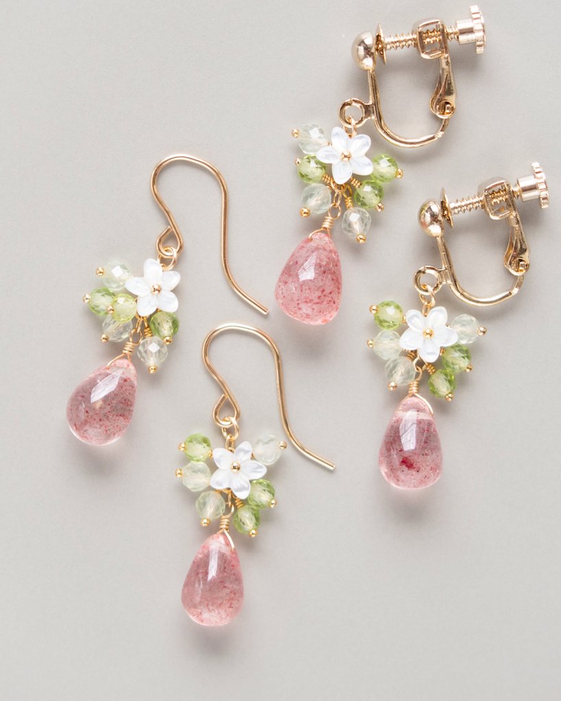 こんにちは 久々にストロベリークォーツを入荷できました！ 人気の