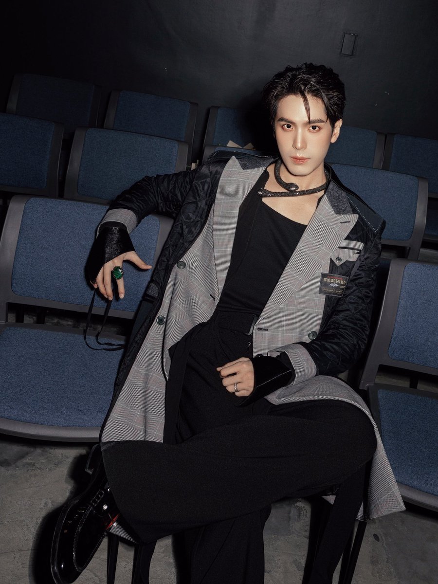 ภาพบรรยากาศ "ตั้ว" ร่วมงาน 2025 Thailand Headlines Person of the Year Award ✨🏆

#TouKanisorn
#PersonOfTheYearAwards2025
#ใครในกระจกseries 
#MystiqueintheMirrorseries