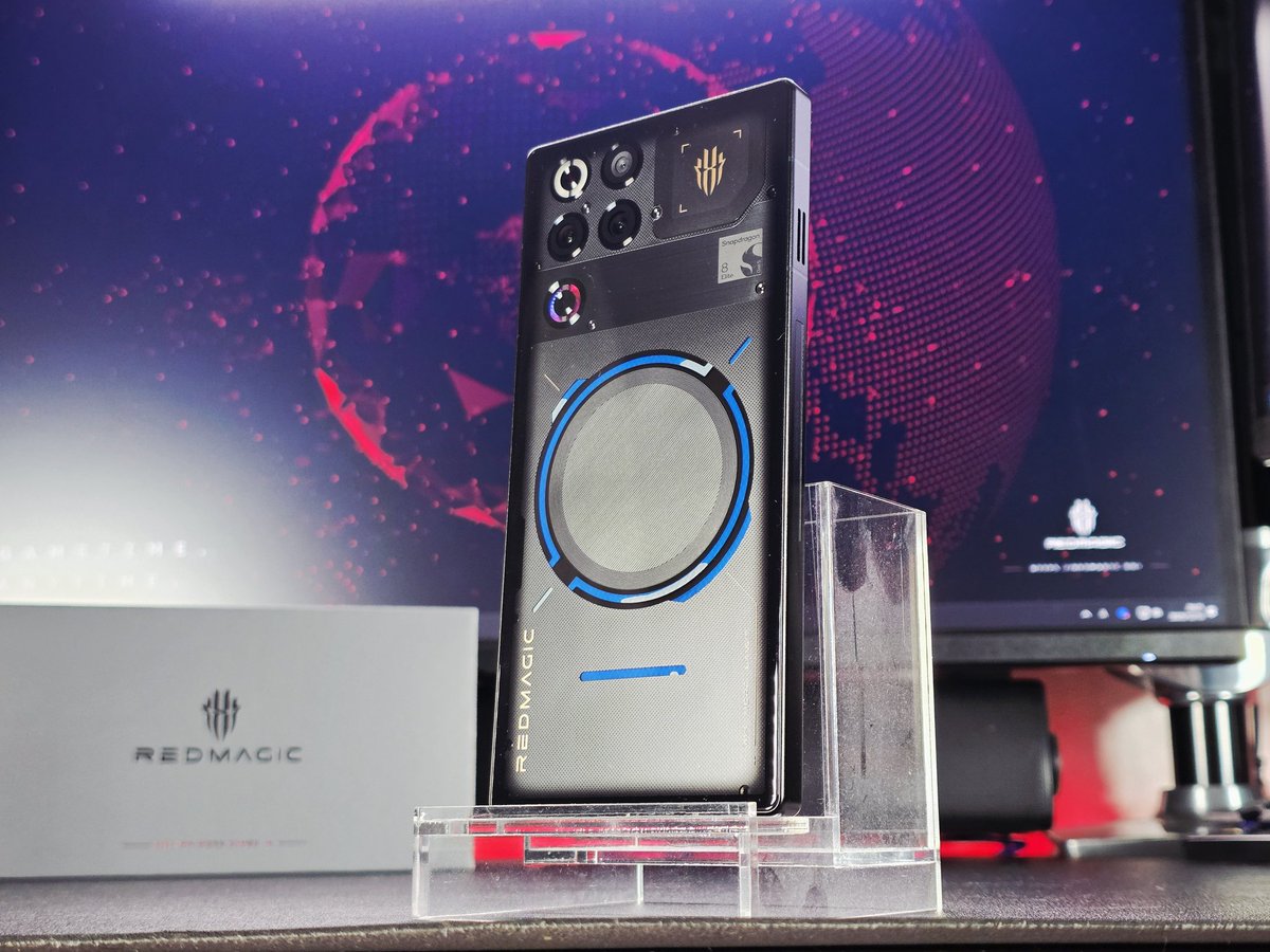 REDMAGIC 11 Pro 水冷+空冷+VCの超弩級の変態スマホ 世界初の液冷