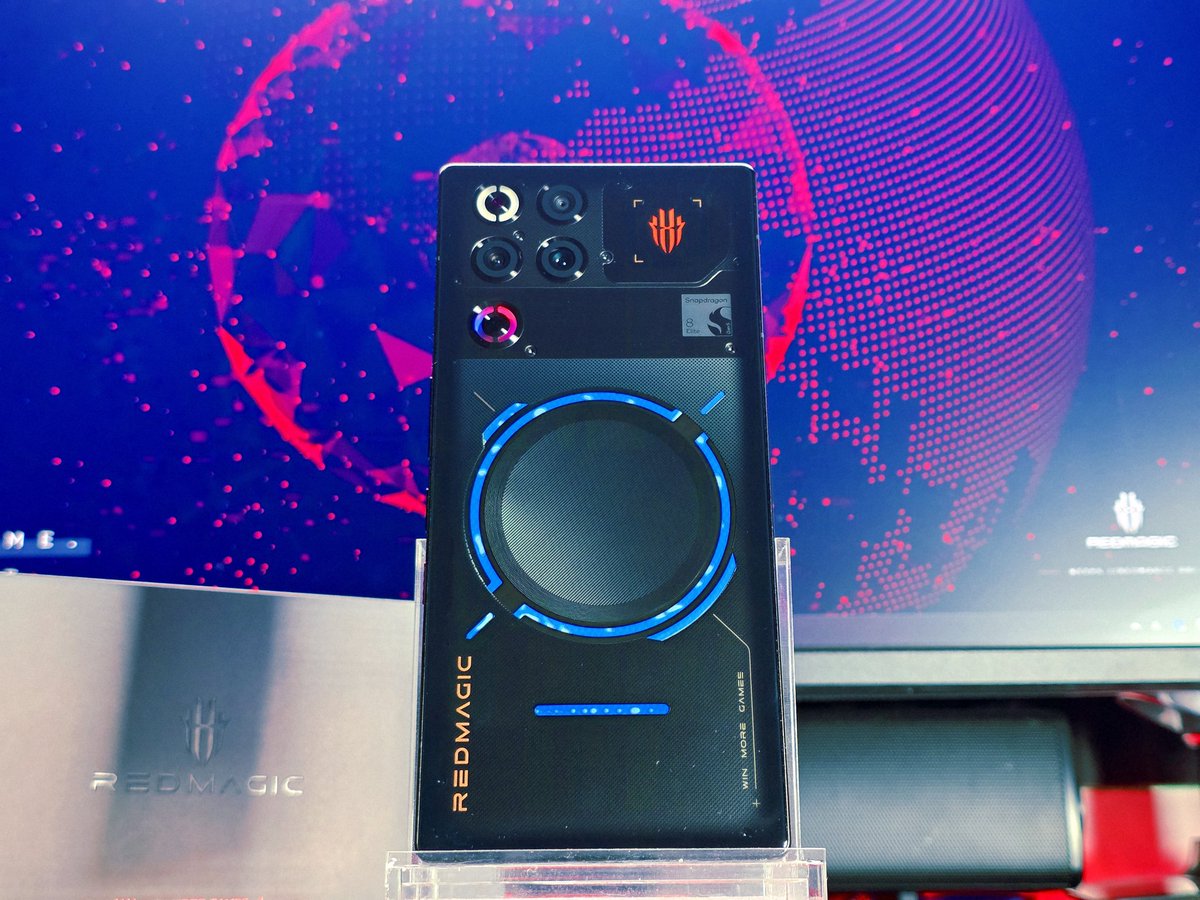 REDMAGIC 11 Pro 水冷+空冷+VCの超弩級の変態スマホ 世界初の液冷