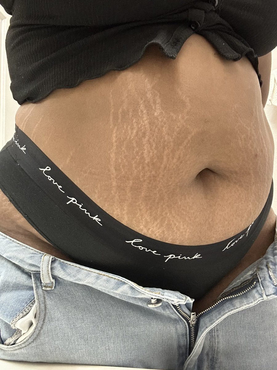 paco_puffs's tweet photo. saw someone say tummy tuesday https://t.co/0faciBQNUs