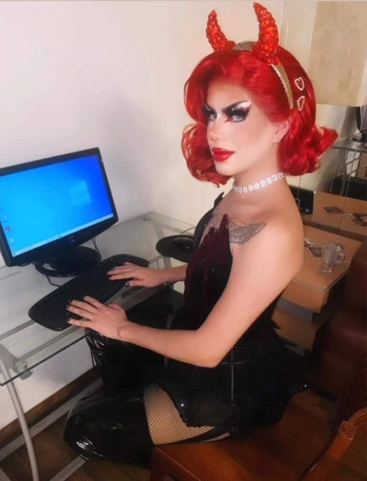 MFrColin's tweet photo. Yo sin coca ni chetos esperando que suelten la transmisión 

#LaMasDraga7 https://t.co/GQADjlHUC5