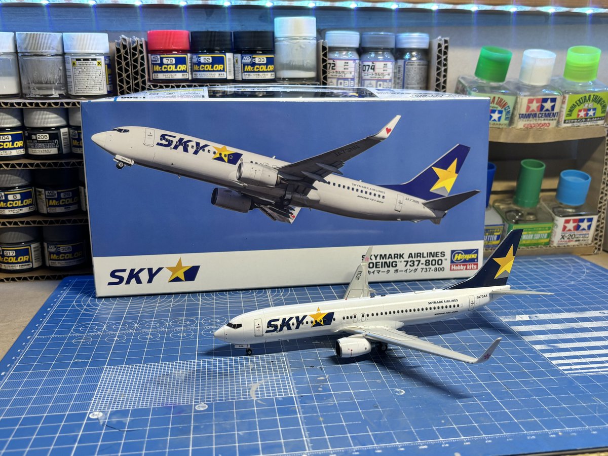 SKYMARK AIRLINES B737-8AL JA73AA

遅くなりましたが完成。今回はあえて自作デカールを一切使用せずに製作しました。クリアコート中に尾翼のデカールが崩壊して萎えましたが、作り方で選べる純正デカールの仕様に助けられました…。ありがとうございますm(_ _)m

#旅客機プラモ