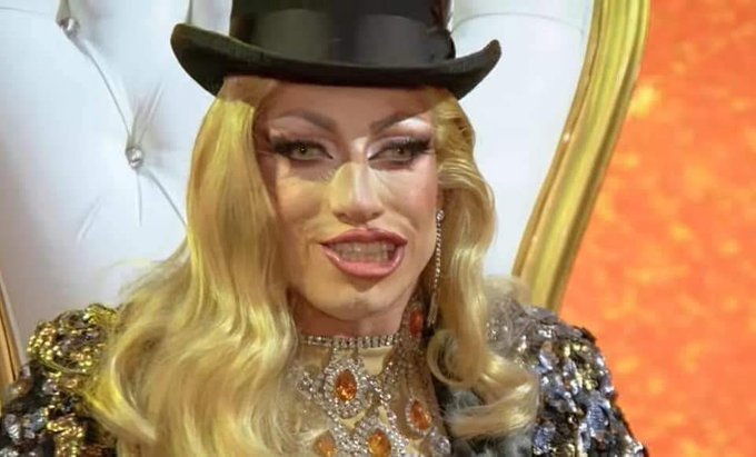 urielaagg's tweet image. Yo viendo que después de tanta espera va salir la pupu con su media hora de anuncios #LaMasDraga7