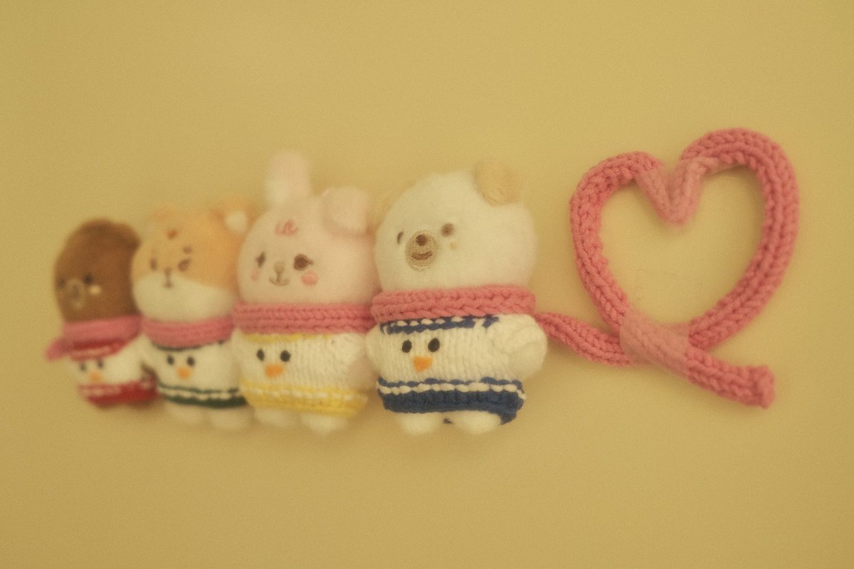 보자마자 만든 쁘쁘멀 목도리🥰
다같이 하니까 더 따숩딩?!💓