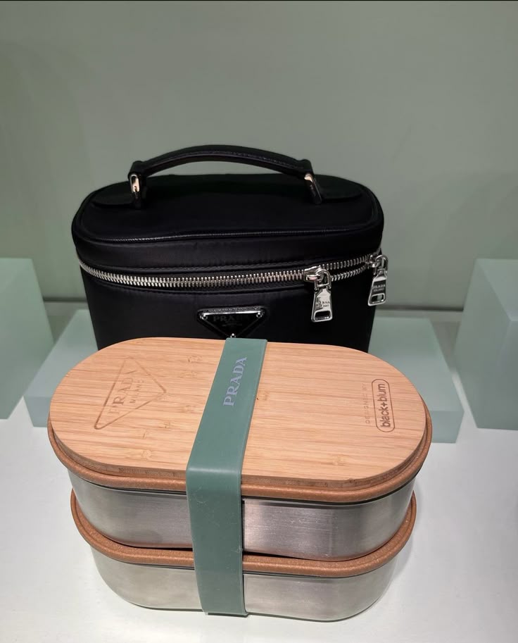 jackolighter's tweet image. ㅤ
Delivery Package.
————————————
Sent To : Sean Office.
[ @svnsean ]
From : Gio

Note : Permisi mas, ini sedikit ucapan terimakasih dari saya, dihabiskan ya mas.
ㅤ