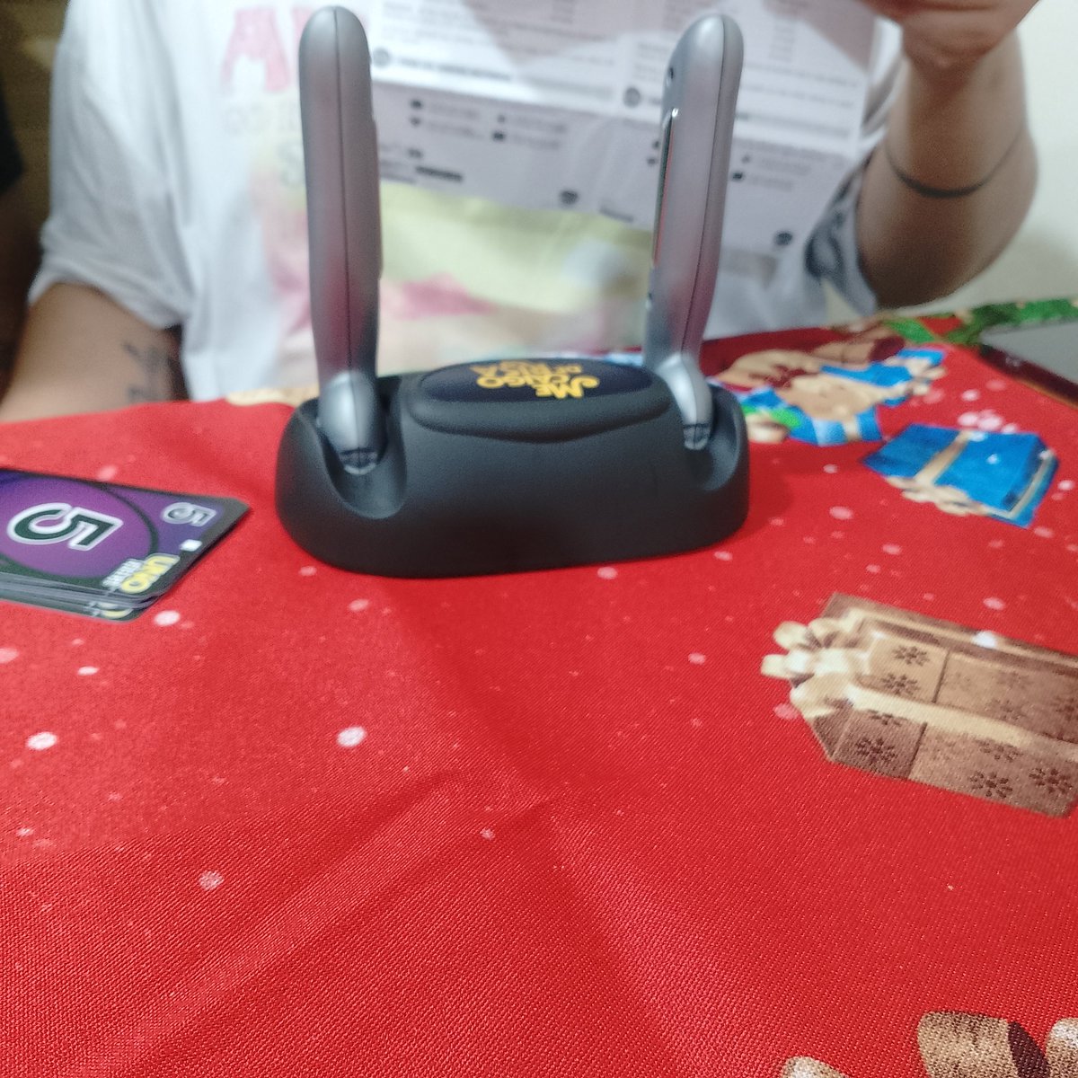 Ivone_GutG's tweet photo. @faisirrito @MeCaigoDeRisa ya tenemos el juego de caricaturas eléctricas y están fuertes los toques! pregunta: ¿así son de fuertes en el juego con ustedes? https://t.co/IVW89HT2Ic
