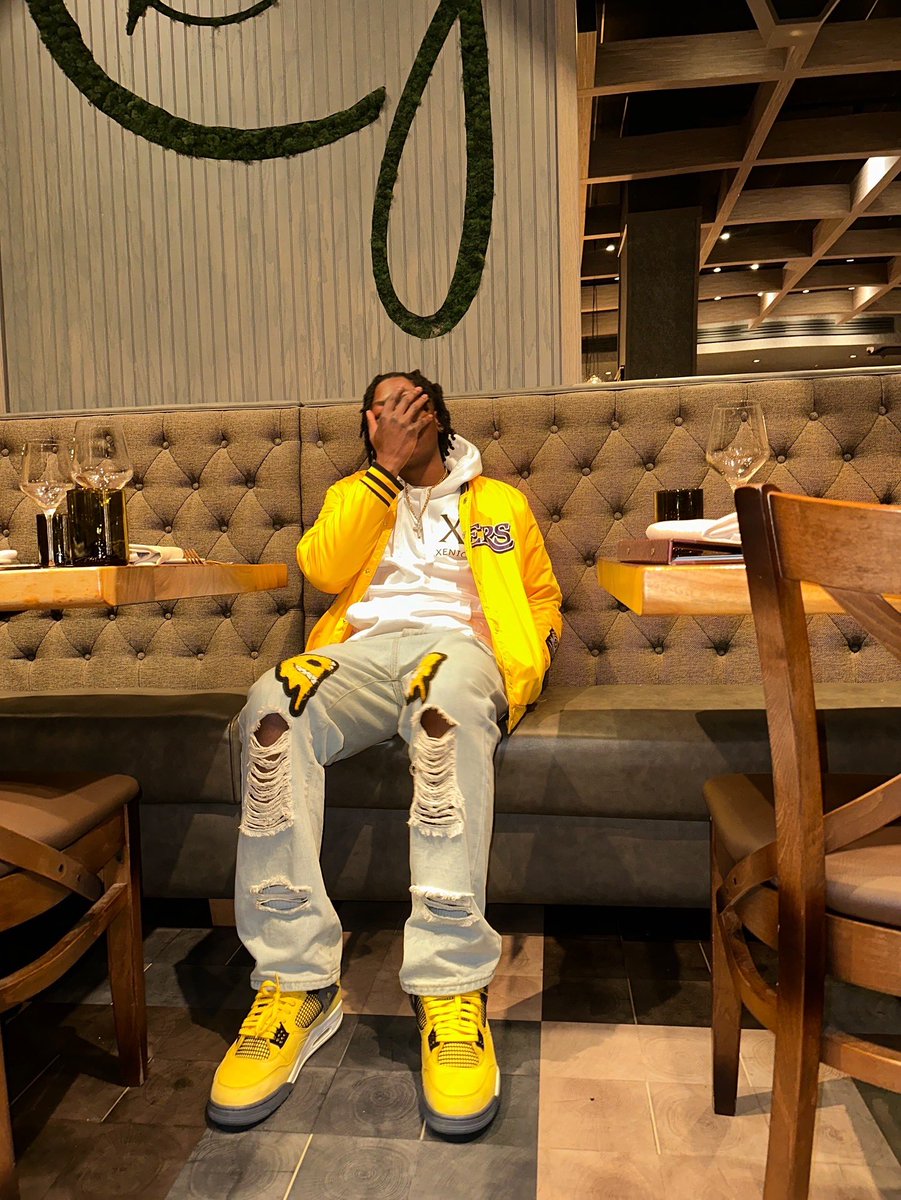 baseddazzz's tweet photo. Lakers in 7 💛 https://t.co/iOFG1xgJC8