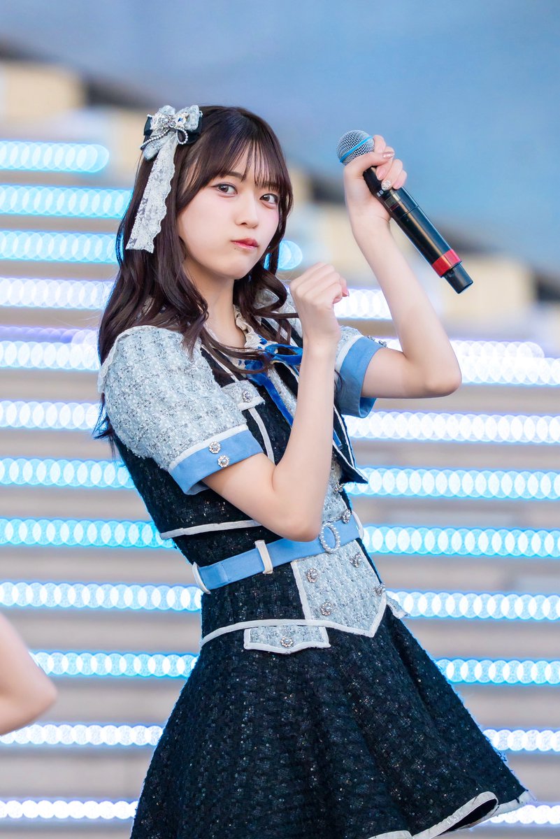 2025/12/17 高嶺のなでしこ 1stアルバム「見上げるたびに、恋をする