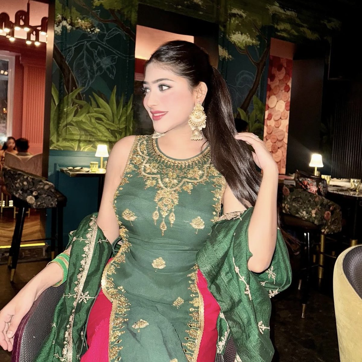 Olivia S.🇦🇪 💷 tweet media