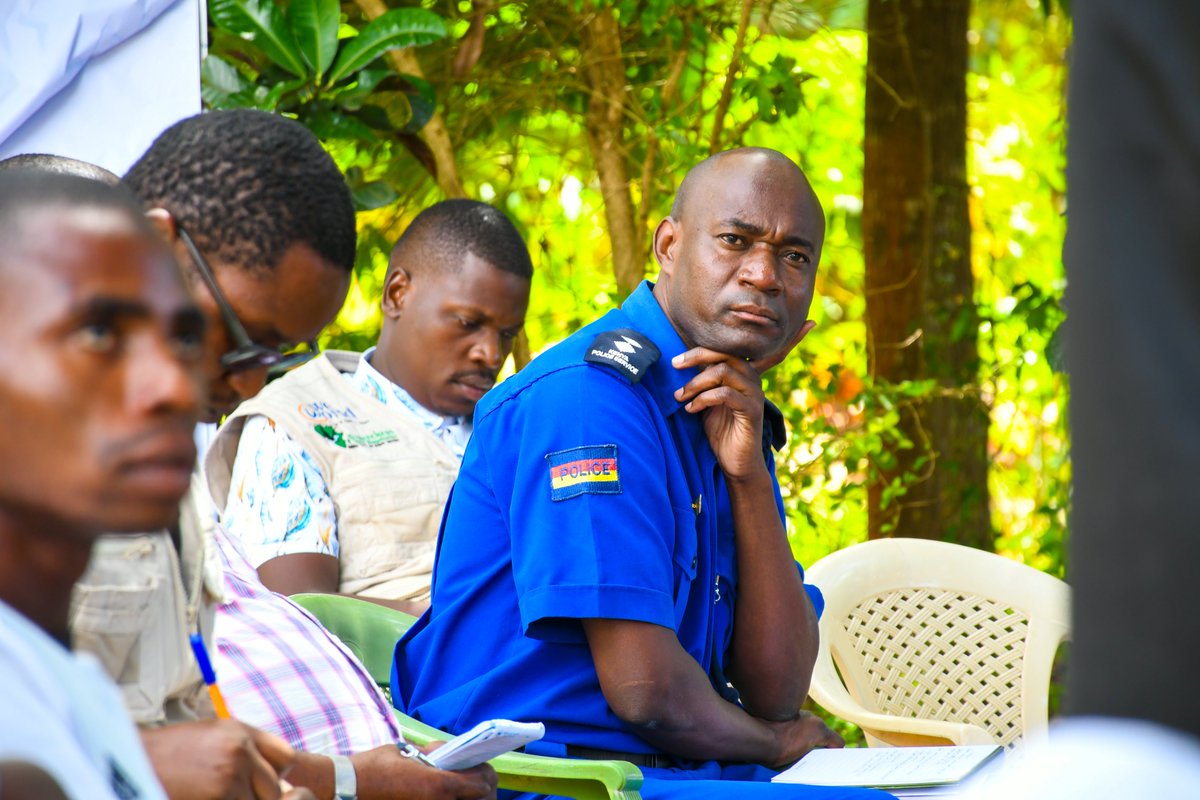 StretchersYouth's tweet photo. Lasting peace is built together. It cannot rest on communities alone or be enforced by force alone.

When security actors work as partners with communities, trust grows, early tensions are addressed, and accountability is strengthened. 

#YOWO #14YearsOfImpact https://t.co/9Zgq1OhNFp