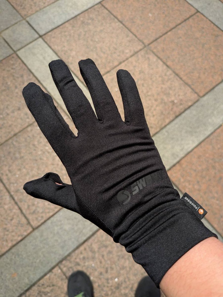 ARTSPORTS_1967's tweet photo. 【朝夜ランの冷え対策に🥶】
SWANY ポリジンインナーグローブ(RC-330)
薄手×裏起毛でやさしく暖かい🧤
✔ 抗菌防臭ポリジン加工
✔ 指先をサッと出せてスマホ操作OK📱
走ってもムレにくく、使い勝手◎
ランナーに本気でおすすめです🏃♂️
¥4,620(税込)(2025.12.17現在)
#ランニング #防寒 #SWANY https://t.co/wlCQhcxNk7