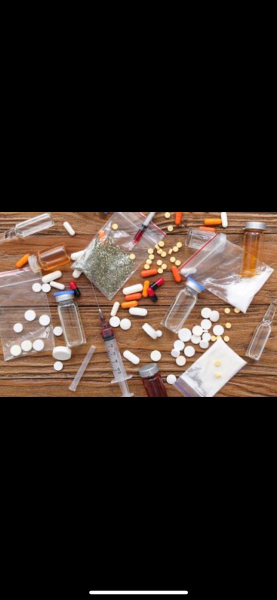 FranceDirect_'s tweet image. 🚨🇫🇷 ALERTE INFO | "Ce n’est pas festif de se droguer. Il faut pilonner". Emmanuel Macron annonce que l’amende forfaitaire pour usage de drogues va passer de 200€ à 500€.