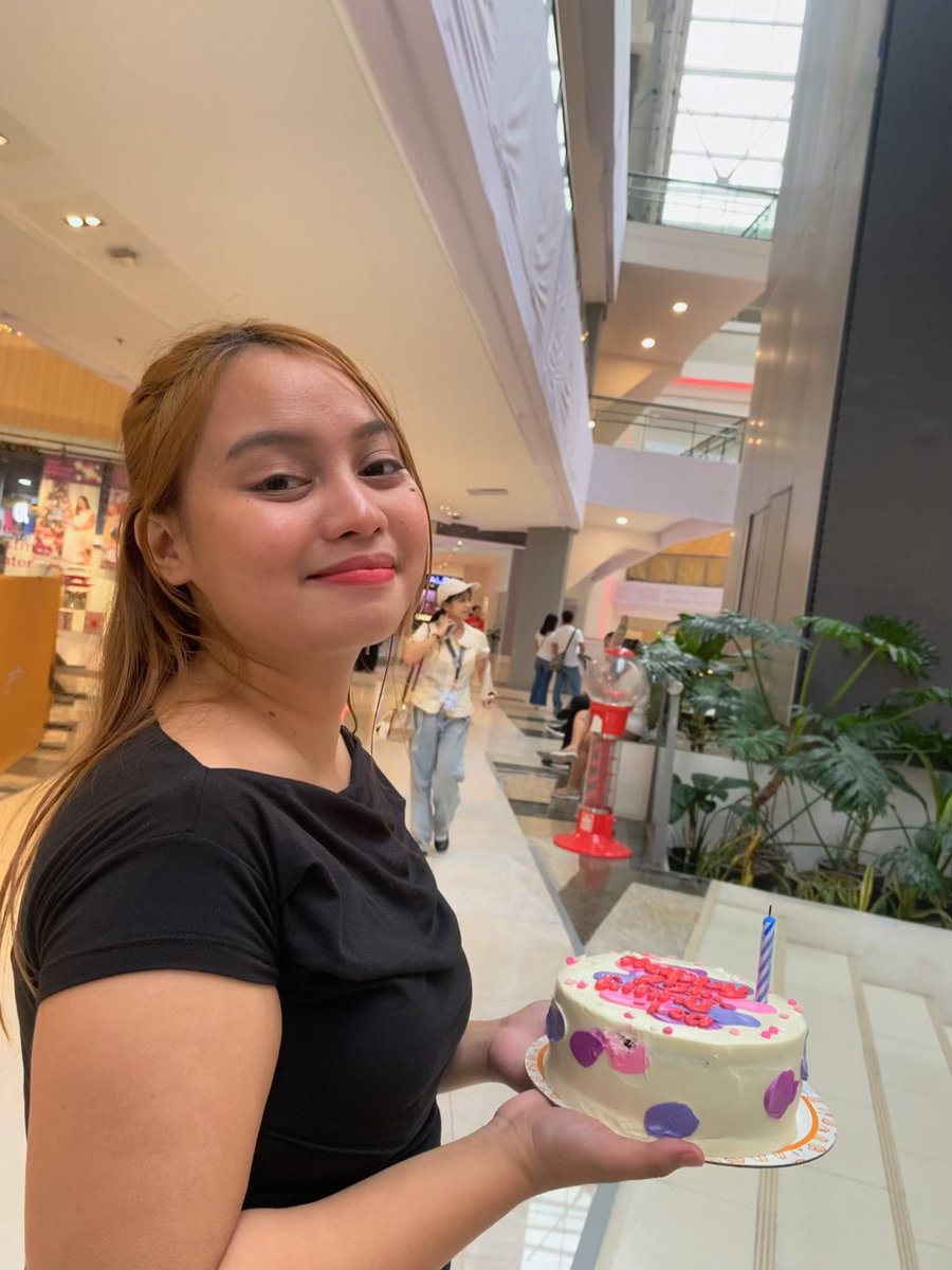 Lea_Roda's tweet photo. I know you like my outfit last fanmeet herre in manila. I just wear simple clothes today. Will pick  perfect outfit once you get back here.

Happy Natnicha Day

#25thGrowTogetherWithGinny https://t.co/yjh1uiBWaw