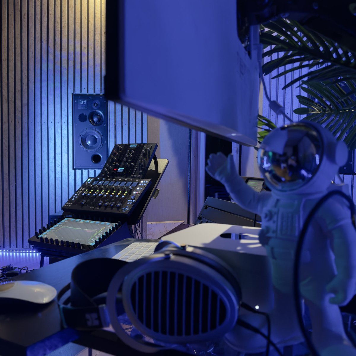 blackviewstudio's tweet photo. 🎛️🎚️future channel flow🔊《BV》

#blackviewstudio https://t.co/av5aqHFbWx