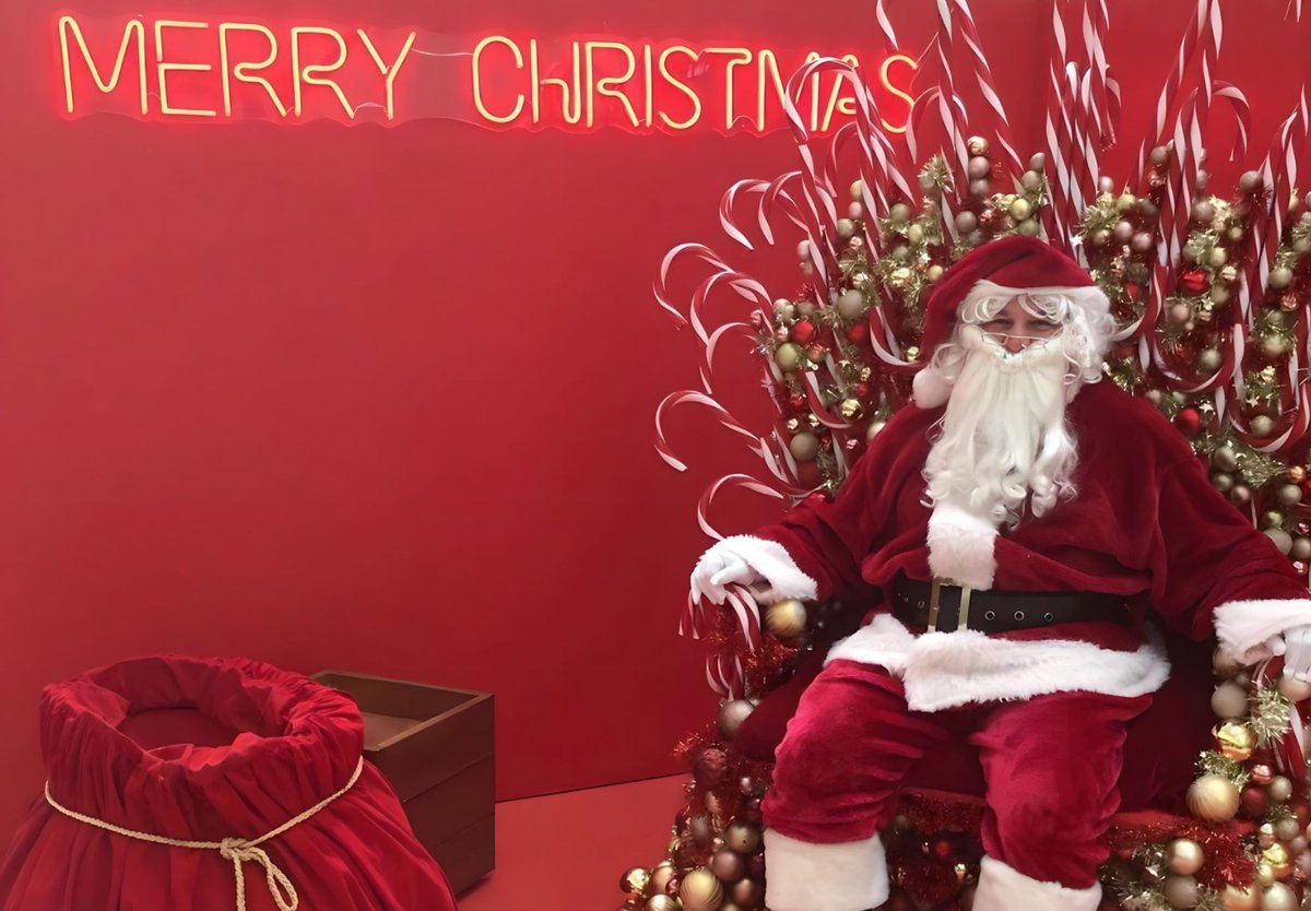 Custom Neon® tweet media