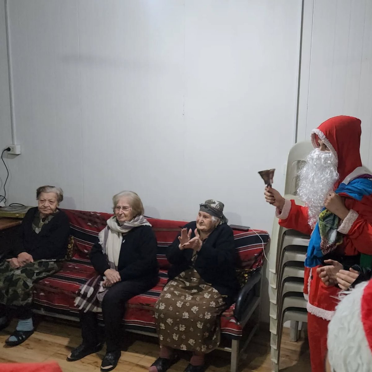 AramaicRelief's tweet photo. This Christmas, we celebrated with elderly people who would otherwise be alone. Through care, warm meals, and community, we remind them they are valued. Stand with us, no one should grow old alone. ❤️
#Donate Now: https://t.co/0zeyID5HDA
#care #christmas #syria #hope #elderly