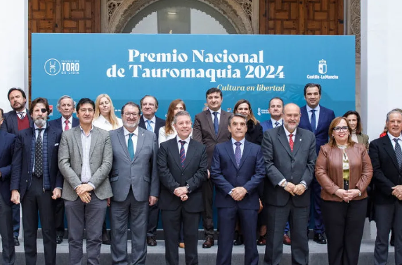 El Premio Nacional de Tauromaquia 2025 cuenta este año con la incorporación del <a href="/GobiernoMelilla/">Gobierno de Melilla</a>, que se suma a las once instituciones que ya participaron en 2024:

🔶<a href="/Senadoesp/">Senado de España</a>
🔶<a href="/AndaluciaJunta/">Junta de Andalucía</a>
🔶<a href="/regiondemurcia/">Gobierno de la Región de Murcia</a>
🔶<a href="/ComunidadMadrid/">Comunidad de Madrid</a>
🔶<a href="/GobAragon/">Gobierno de Aragón</a>
🔶<a href="/gobjccm/">Gobierno de Castilla-La Mancha</a>
🔶<a href="/Junta_Ex/">Junta de Extremadura</a>
🔶<a href="/jcyl/">Junta de Castilla y León</a>