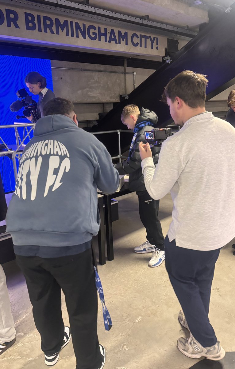 Louise Tomkinson tweet media