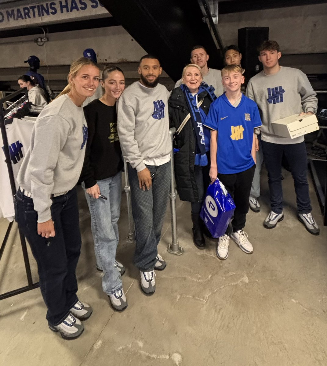 Louise Tomkinson tweet media