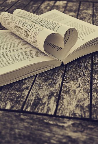 AnnaDar0000's tweet image. Trust isn't soft. It's your most valuable currency.

"GoodsWheel" bridges deep psychology with field-tested sales techniques. It's the complete system for turning customers into loyal partners.

What are you building your business on?

#BusinessGrowth #Partnership #TrustEconomy