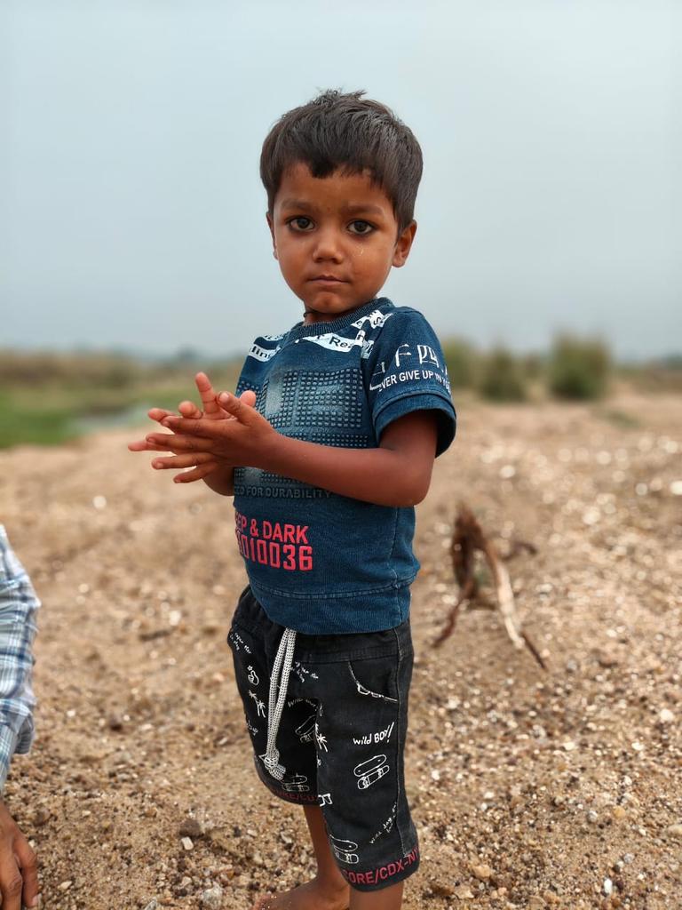 themdsaddamJMM's tweet photo. सैफ अली पिता मो शमशेर अंसारी ग्राम इरगोबाद प्रखंड जयनगर जिला कोडरमा का यह बच्चा पिछले दो दिनों से घर से लापता है माननीय मुख्यमंत्री @HemantSorenJMM जी, माननीय @hafizulhasan001जी @SanjibSardar46 @dckoderma एवं @spkoderma1 से आग्रह है कि इसमें त्वरित संज्ञान लेने का कृपा करें. https://t.co/kV590TCCdr