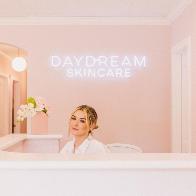 Custom Neon® tweet media