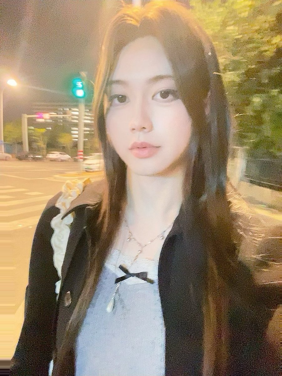 我只能不停的吃 tweet media