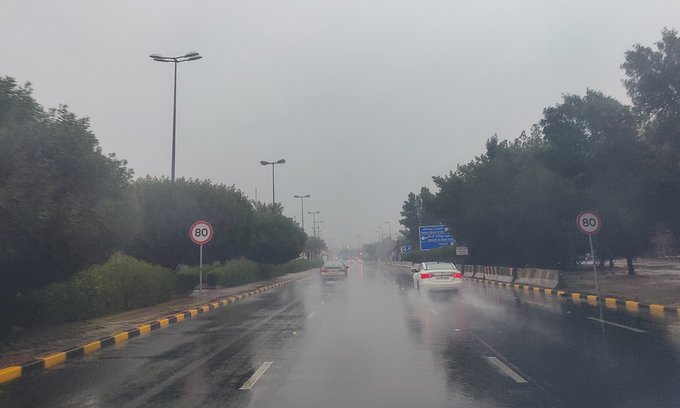 عيسى رمضان يحذّر: غداً الخميس قد يكون أبرد يوم يمر على الكويت -أمطار متوسطة إلى غزيرة تستمر حتى صباح الجمعة -الحرارة إلى أقل من 14 لـ8 درجات مئوية 