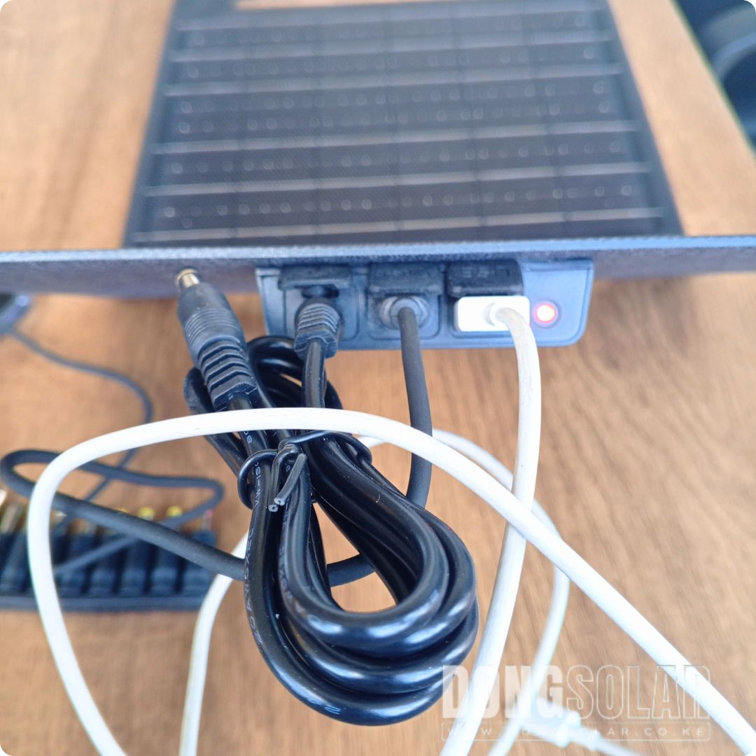 dong_solar's tweet image. 🎄☀️🎅🏻Power Anywhere, Anytime! ☀️🎄
The 30W Foldable Mono Solar Panel (Portable USB Charger – ETFE) is only KES 5,000! Perfect for camping, travel, and outdoor adventures. 🌞🔋🏕️

📞 +254 113 106 275
🔗 link.dongsolar.co.ke/30WETFEPANEL

#PortableSolarPanel #SolarCharger #DongSolar🔋☀️🎄