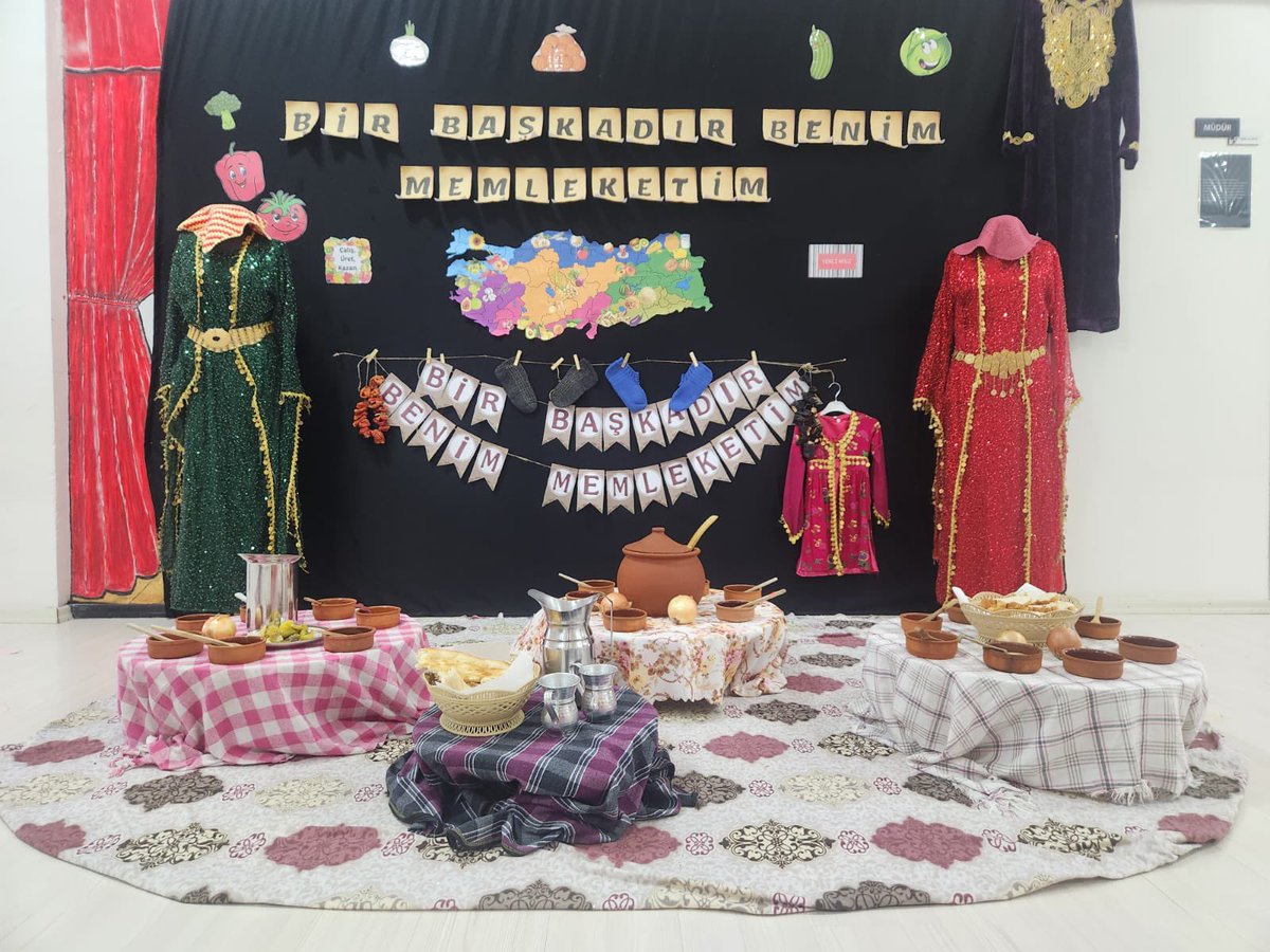 BİR BAŞKADIR BENİM MEMLEKETİM🇹🇷

Yerli üretimin ve paylaşmanın önemini öğrencilerimizle birlikte hatırladığımız Yerli Malı Haftası’nı, okulumuzda keyifli ve öğretici etkinliklerle kutladık. 🍎🌰

<a href="/ysf_gzl_/">YUSUF GÜZEL</a> 
@cinar21mem 
<a href="/cinarkaymakamlk/">T.C. Çınar Kaymakamlığı</a> 
<a href="/Diyarbakirmem/">Diyarbakır İl Millî Eğitim Müdürlüğü</a>