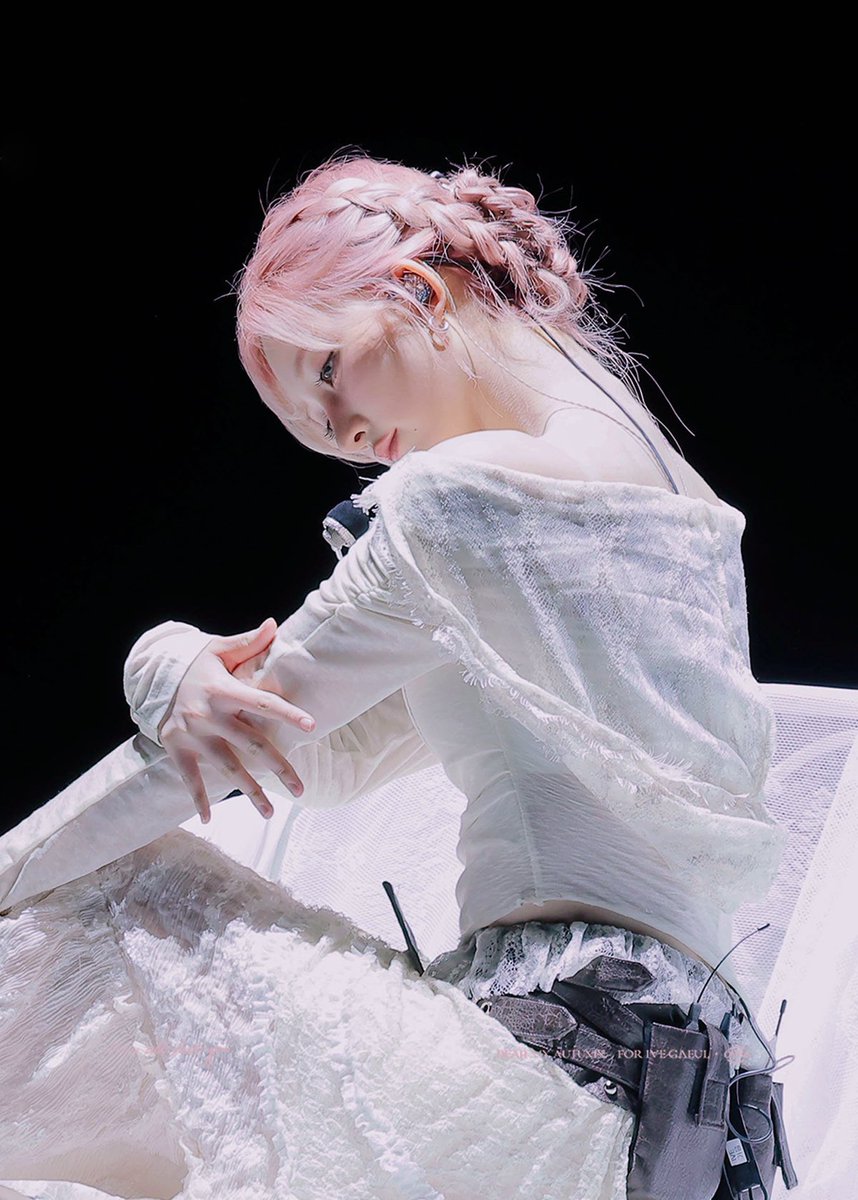 GAEUL924's tweet image. ガウルちゃんのビジュって
AIって言われてもおかしくないwww
#GAEUL