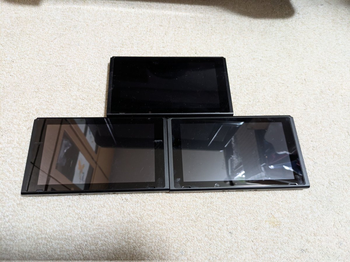 Switch4台その他 コレクション用のSwitch4台届き、動作確認できたのが、3台でした 1台は