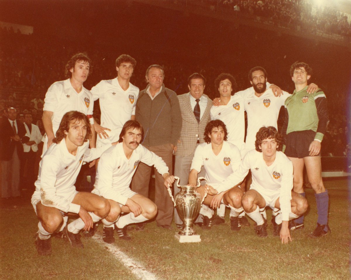 🔙 #TalDíaComoHoy en 1980 el Valencia CF se proclamaba campeón de la Supercopa de Europa tras vencer al <a href="/NFFC/">Nottingham Forest</a>