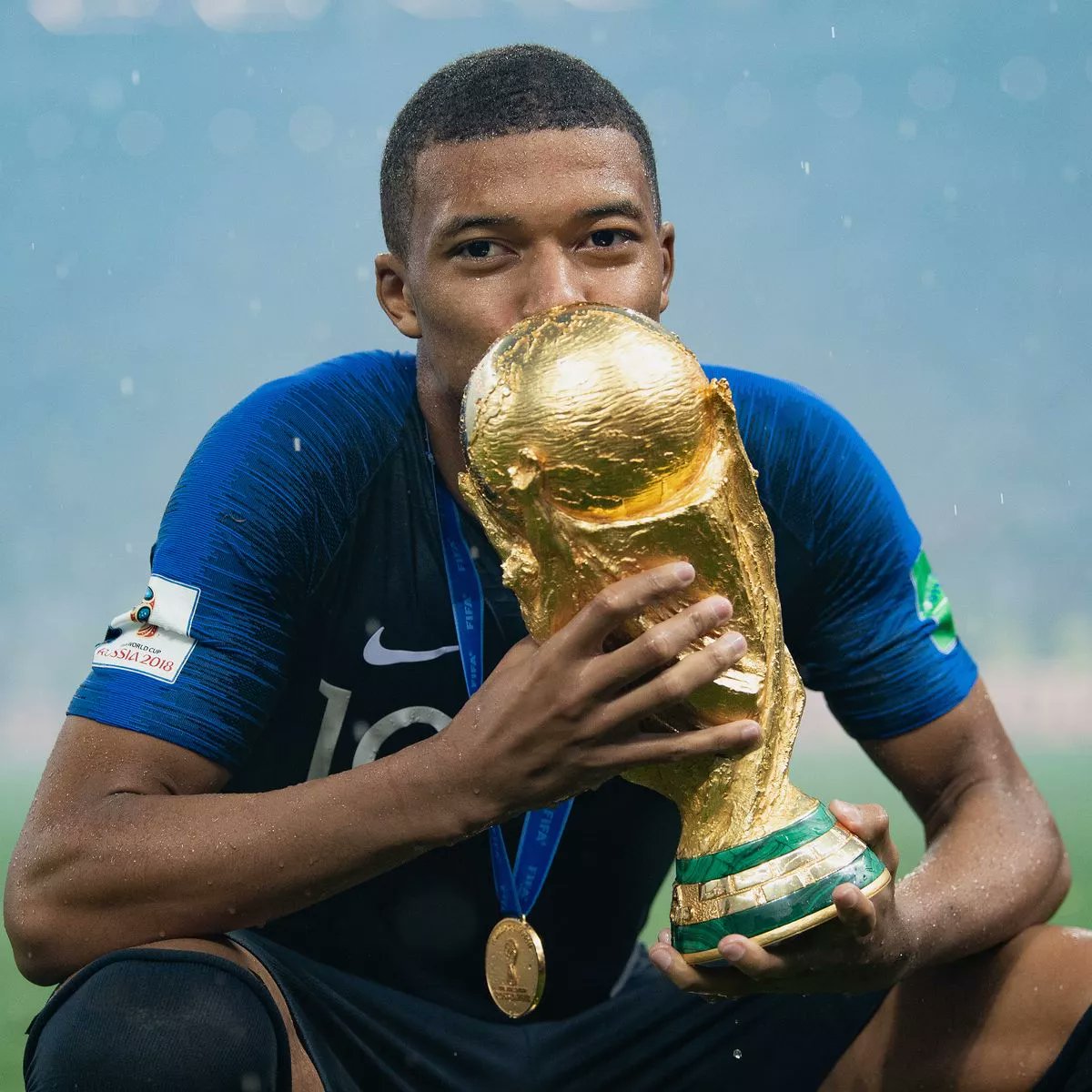MadridXtra's tweet image. Kylian Mbappé turns 27 in 3 days.