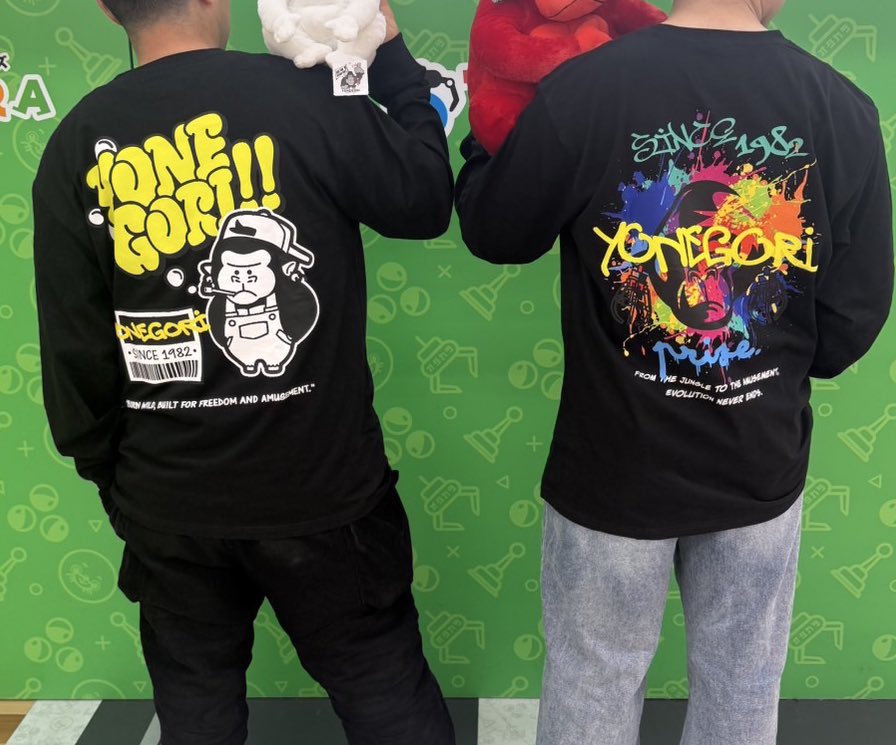 yuki_yoneyan's tweet photo. 遅くなりました！！！🙇‍♂️
入荷店舗のご案内です！
※既に展開店舗もあります。

【特別企画】
このポストを、いいね&リポストor引用リポストで今回のロンTを10名様、新作ステッカー3枚セットを10名様に抽選でプレゼントします！！！！！

🦍参加条件🦍
⭐︎いいね&リポストor引用リポスト
🦍締切🦍
12月22日（月曜）24時まで

沢山の応募お待ちしてます！