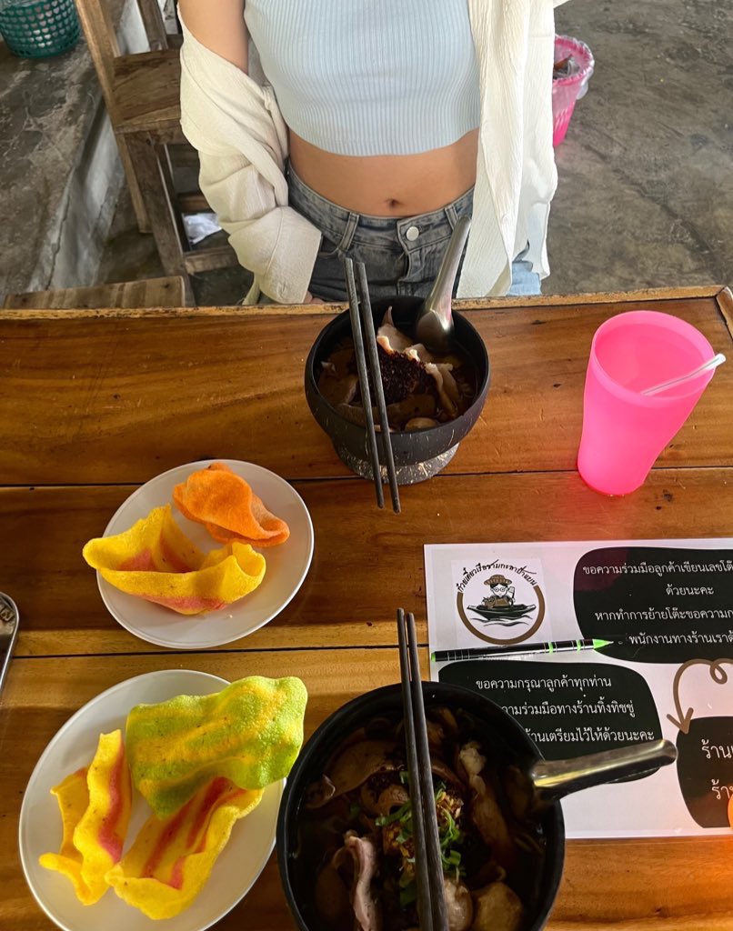 กินข้าวกับพี่สาววว <a href="/Paa9573/">PPear</a> 
#พิษณุโลก #มอนอ