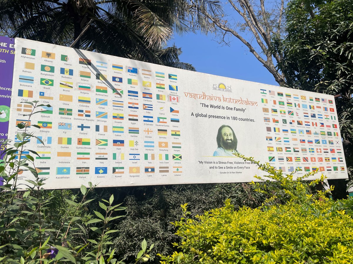 BangaloreFrance's tweet image. The @ArtofLiving of Sri Sri Ravi Shankar is headquartered in #Bengaluru and on Monday the centre welcomed the French Consul General to a presentation of its #philosophy, #campus &amp;amp; #breathing #techniques. Workshops have touched over 450 million people across 180 countries.