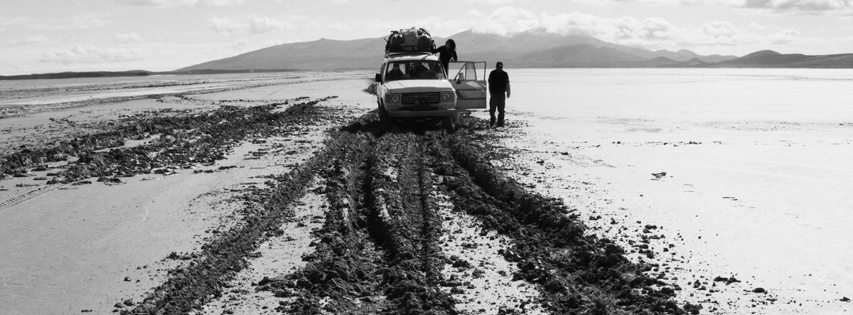MikoPoloczanski's tweet photo. We`re stuck in the mud. Salar de Uyuni. Bolivia.
Hasselblad xpan II+45/4; Ilford xp2 super.
#ilfordphoto @ILFORDPhoto #ilfordxp2 #Hasselbladxpan #xpan #analogpanorama #panophotos #shootonfilm #beliveinfilm #bnwphotography #analogcommunity #favourites #salardeUyuni #bolivia https://t.co/M6sR4Jfabt