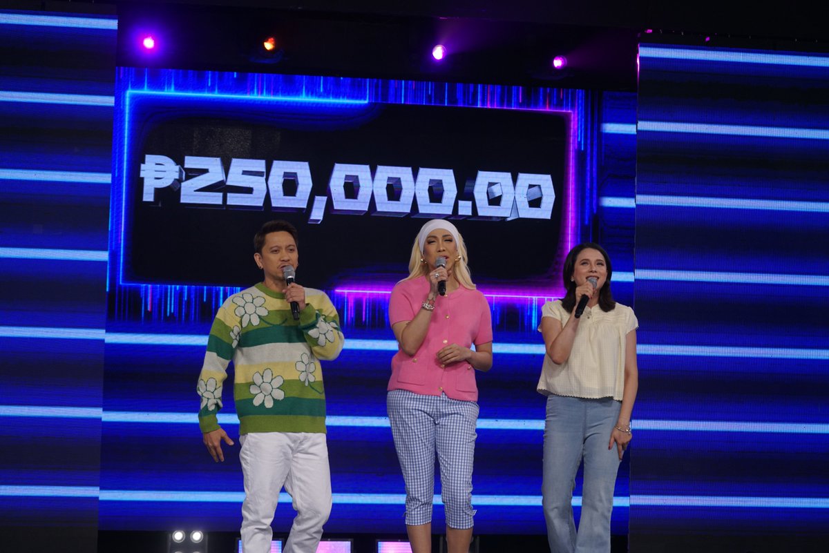 ₱250,000 ang premyo ngayong tanghalian!

#ShowtimeJoyBuongMadla #LaroLaroPick
WATCH #ItsShowtime LIVE:
linktr.ee/itsshowtimena